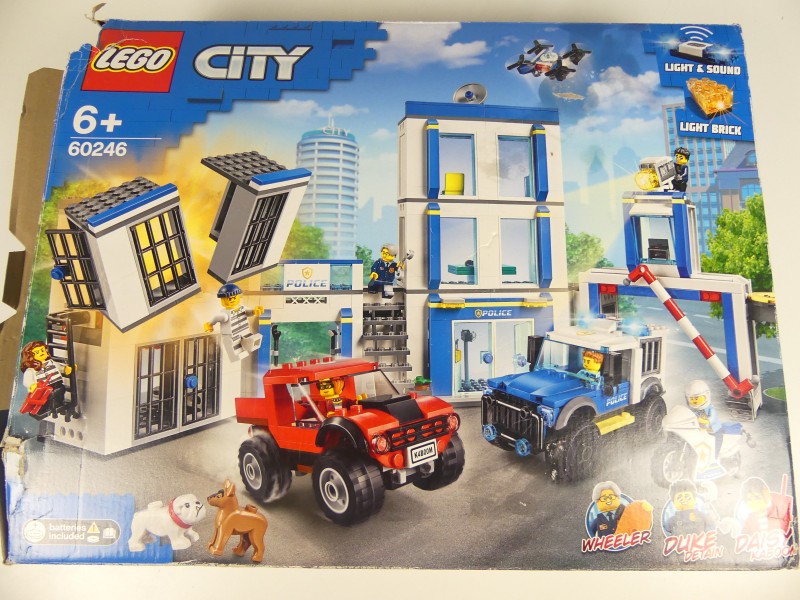 Lego City 60246 - Politiebureau