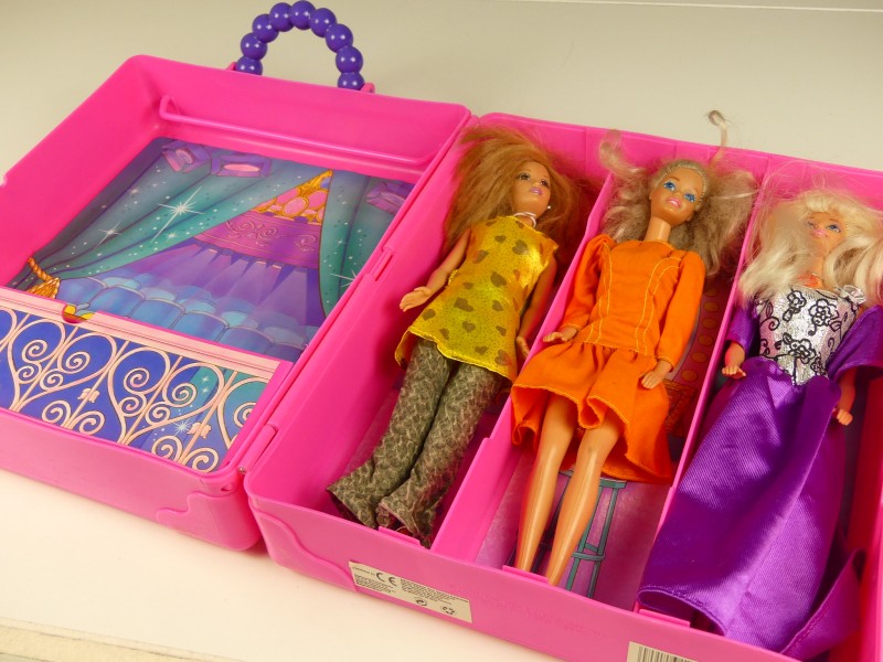 Vintage Barbie Deluxe koffer met 3 Barbie's
