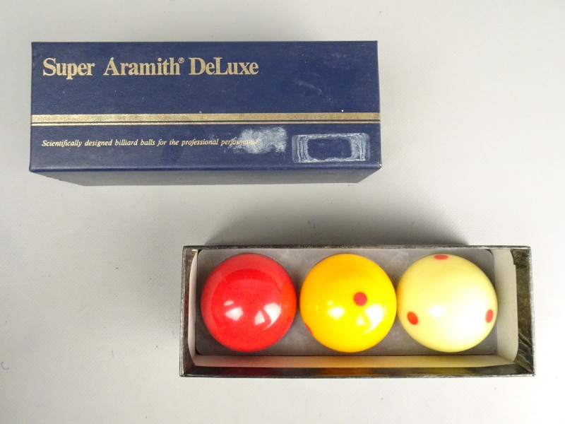 Billljard balls Super Aramith Delux