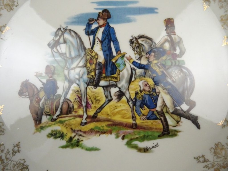 Porseleinen bord "Napoleon te paard"