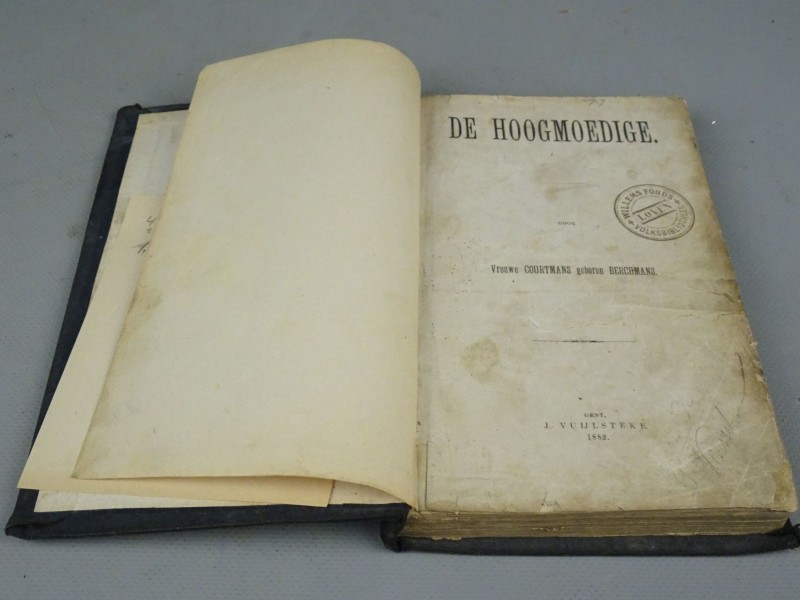 Antiek boek: Vrouwe Courtmans, De Hoogmoedige. (Gent, J. Vuijlsteke 1882)