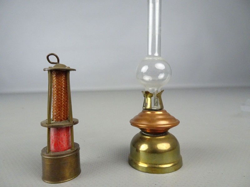 Mini olielamp en mijnlamp