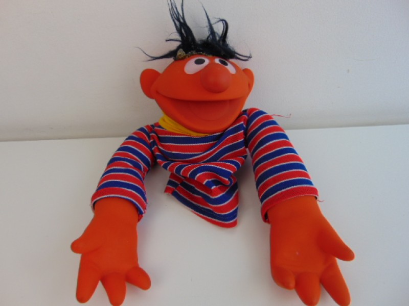 Handpop: Ernie, Sesamstraat, Vicma, 1976