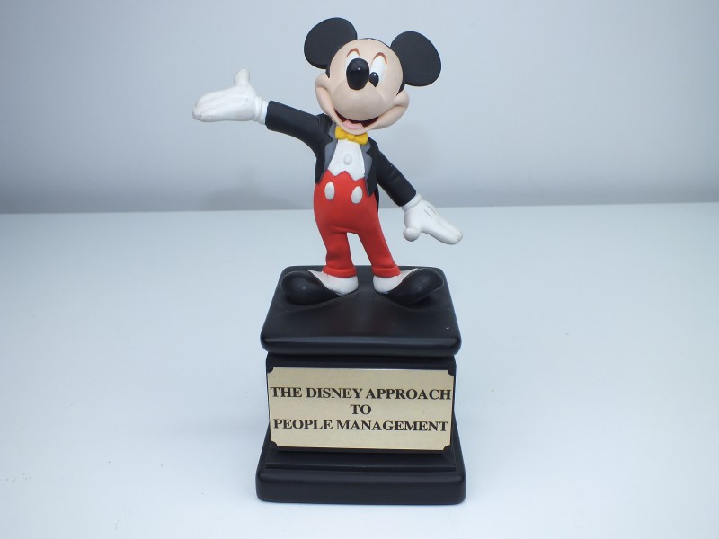 Trofee: Mickey Mouse, The Disney Approach To People Management