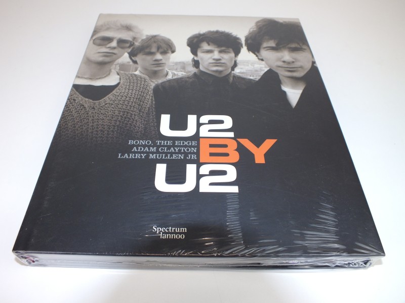 Nieuw Boek: U2 By U2, 2007