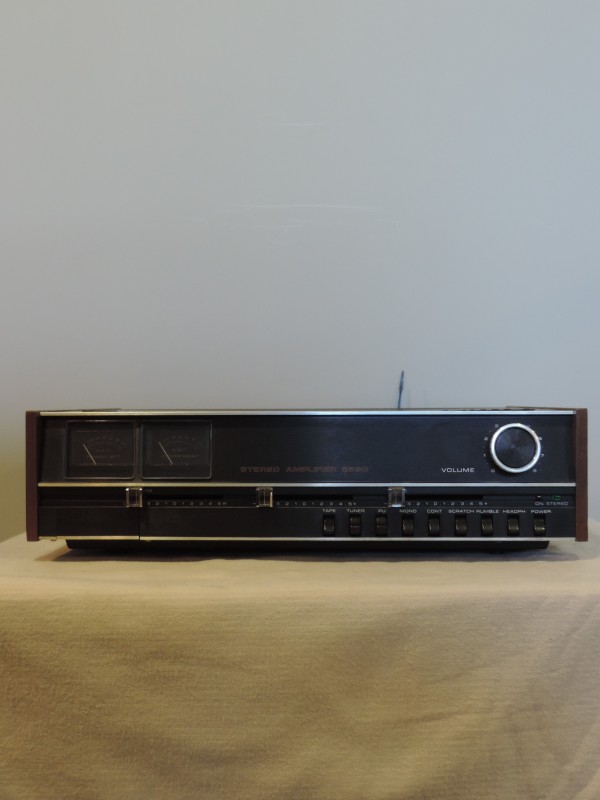 Stereo amplifier 5520