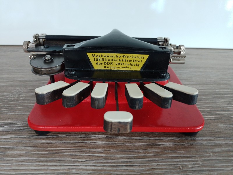 Braille typemachine