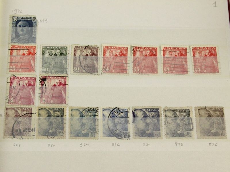 8 Postzegel Boeken - Degelijk Gevuld - Verschillende Buitenlandse Landen - 20ste eeuw