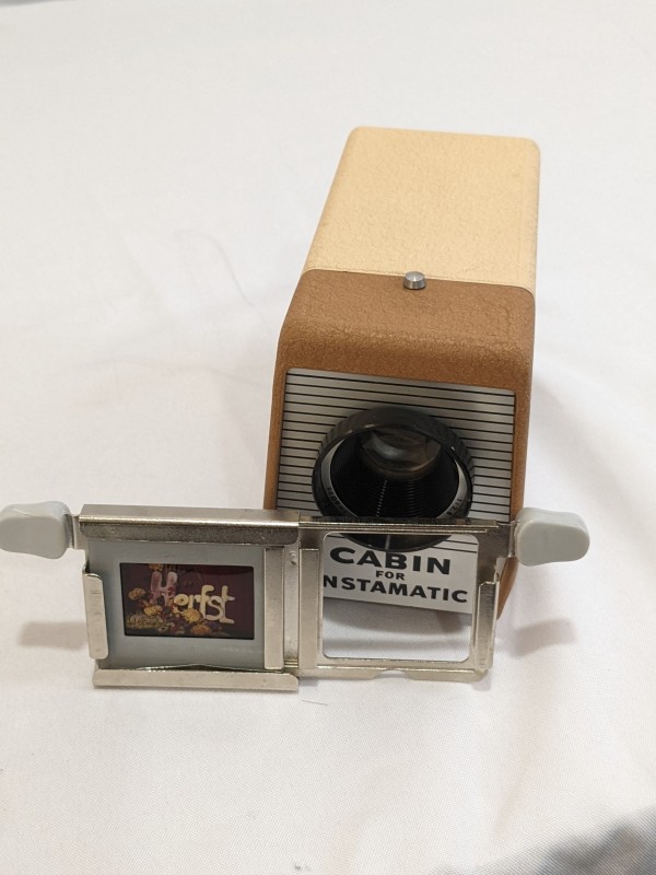 Vintage Cabin Diaprojector