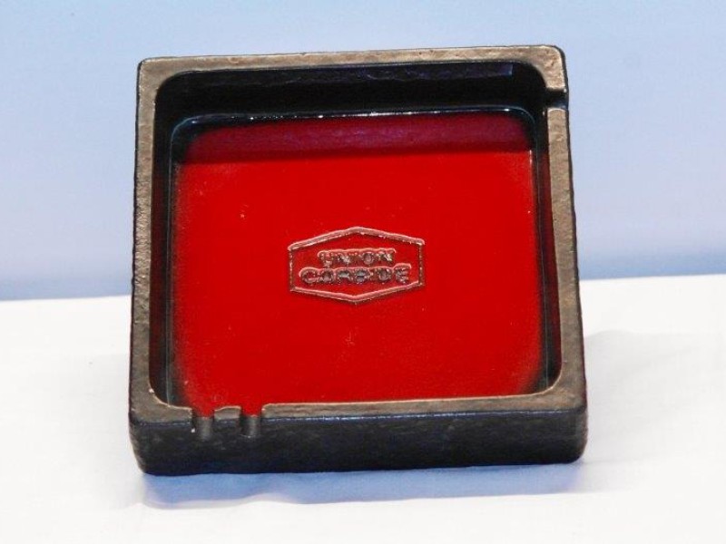 Vintage asbak "Union Carbide"