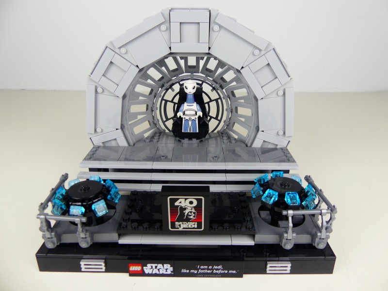 Lego Star Wars Emperor’s Throne Room Diorama
