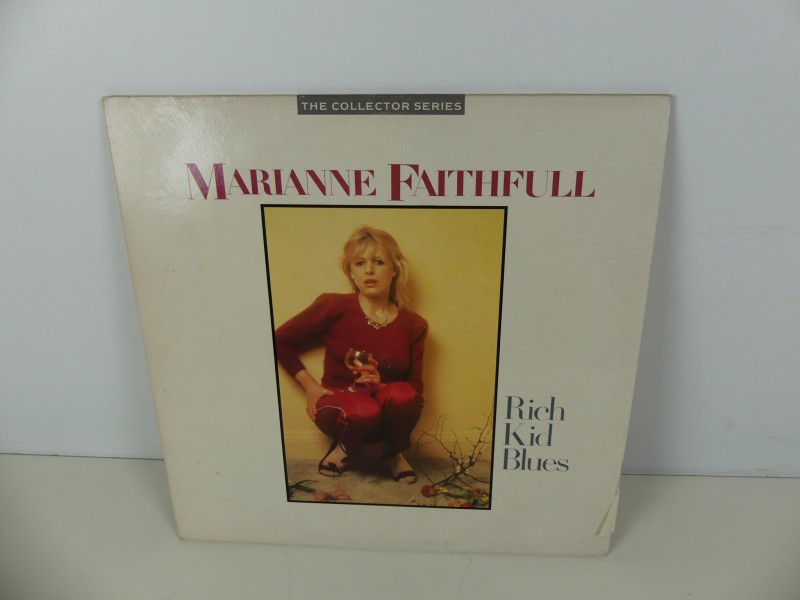 Marianne Faithfull – Rich Kid Blues