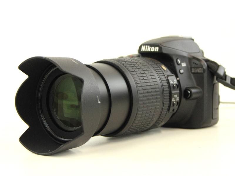 Nikon D3400 Met nikkor AFS 18 105 mm  lens + Opbergtas + Oplader MH-24