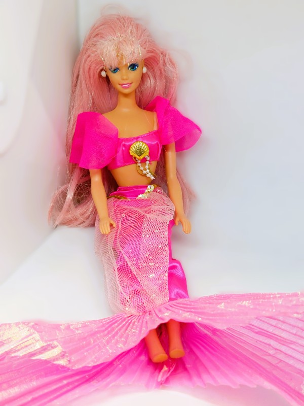 Vintage Barbiepoppen verkleed als zeemeerminnen