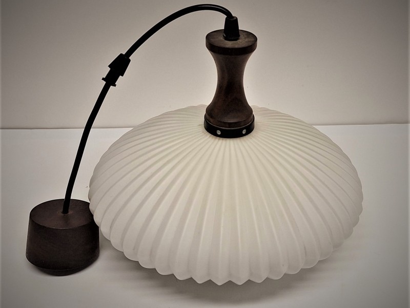 Vintage opaline lamp met teakhout