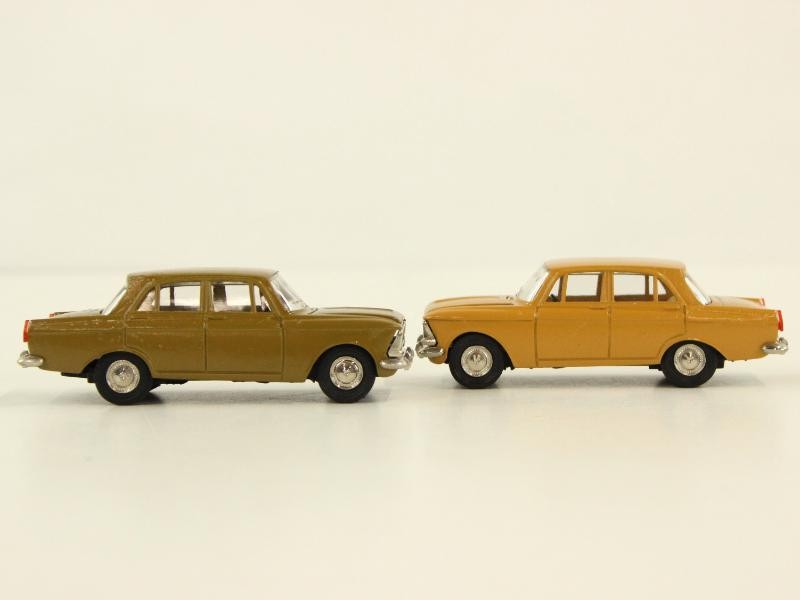 2 vintage Moskvitch 412 (A2) modelwagens in ovp