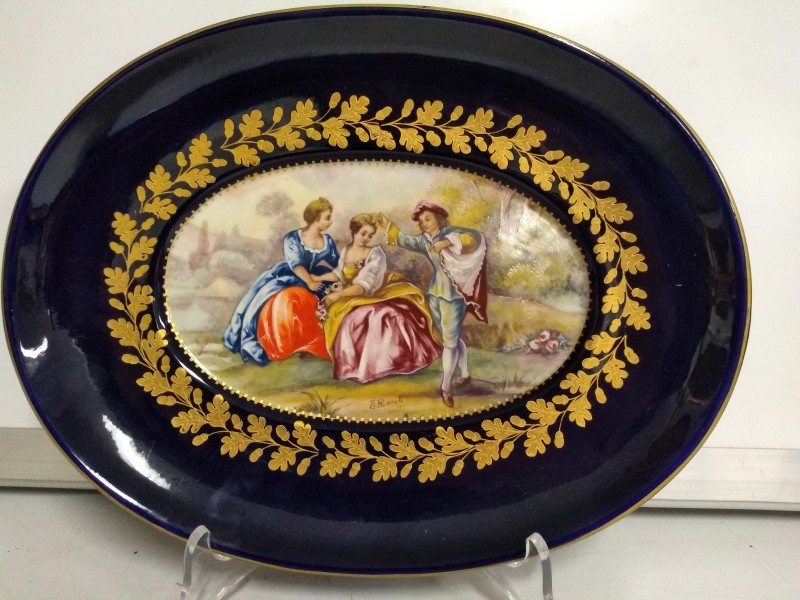 A.C.F. Sèvres ovalen bord
