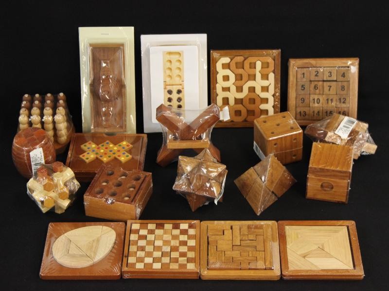 Groot lot verschillende houten puzzels - 19 stuks in ongeopende verpakking
