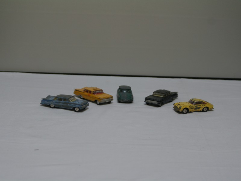 Set van 5 vintage schaalmodelautootjes van het merk "Corgi Toys" (Art. nr. 660)