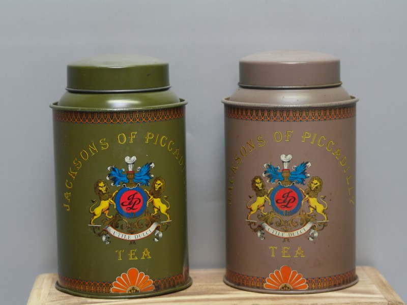 Set van twee theeblikken "Jacksons of Piccadilly tea" (Art. nr. 661)