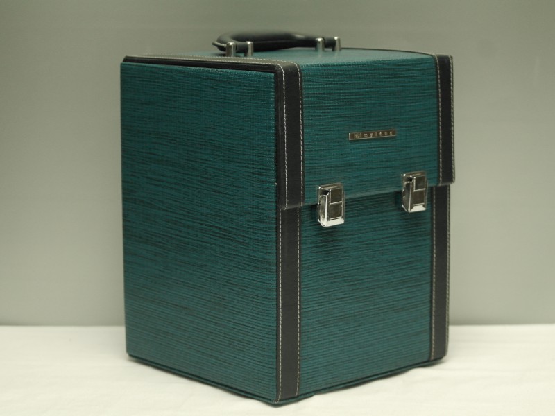 Vintage kunstlederen koffer "Mylene"-Hoog model- lichtblauw (Art. nr. 690 C)