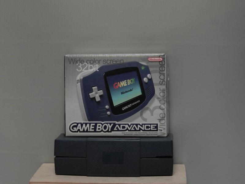 Game Boy Advance 32bit color screen + 8 spelletjes (Art. nr. 692)