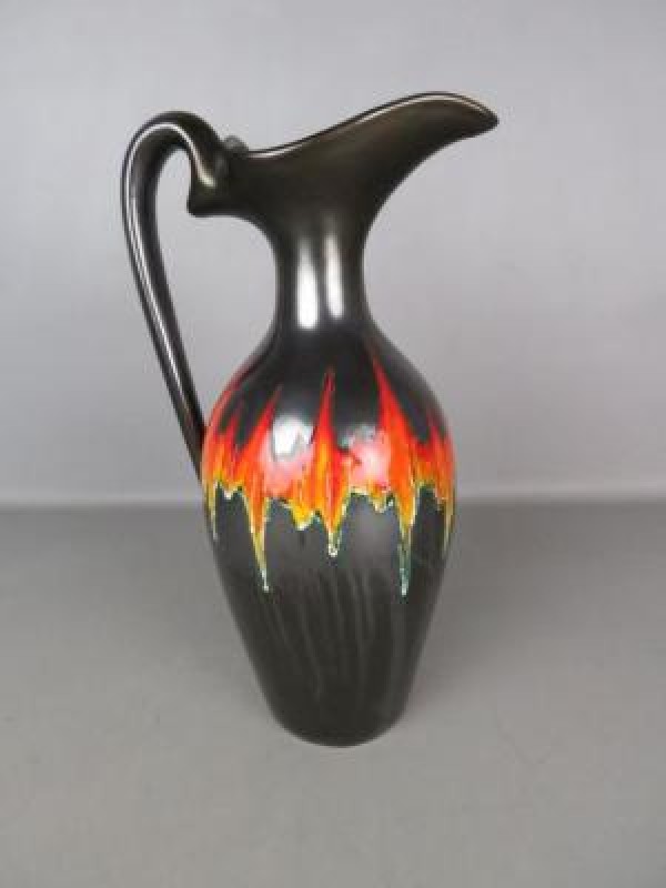 Vintage keramische kruik met lava motief
