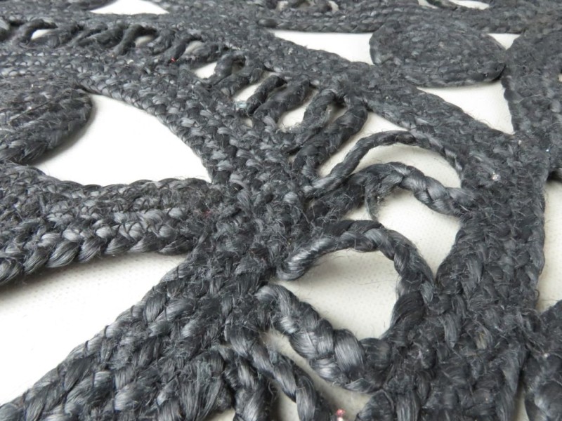 Zwart crochet vloerkleed  groot