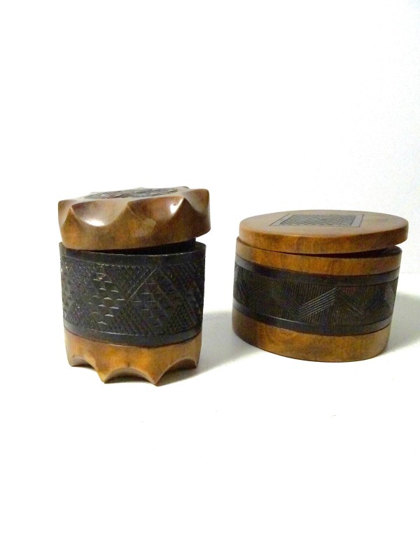 2 Afrikaanse houten doosjes