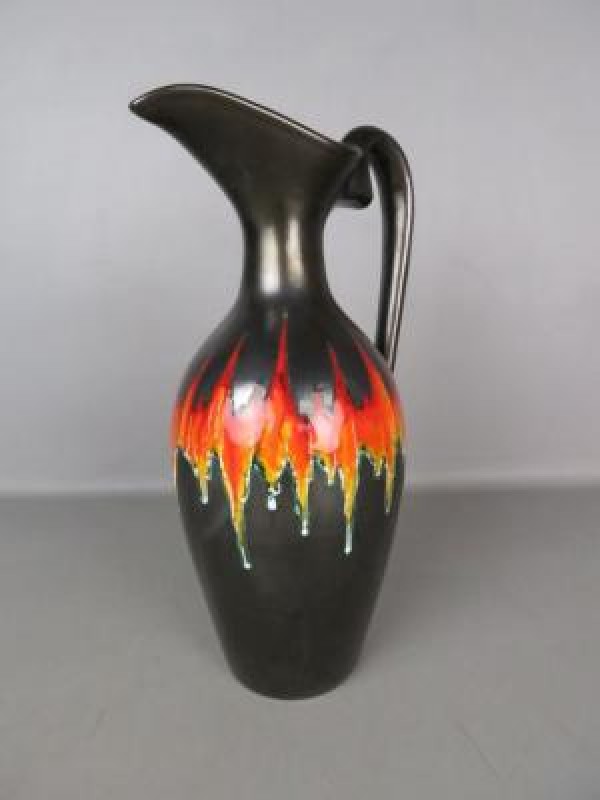 Vintage keramische kruik met lava motief