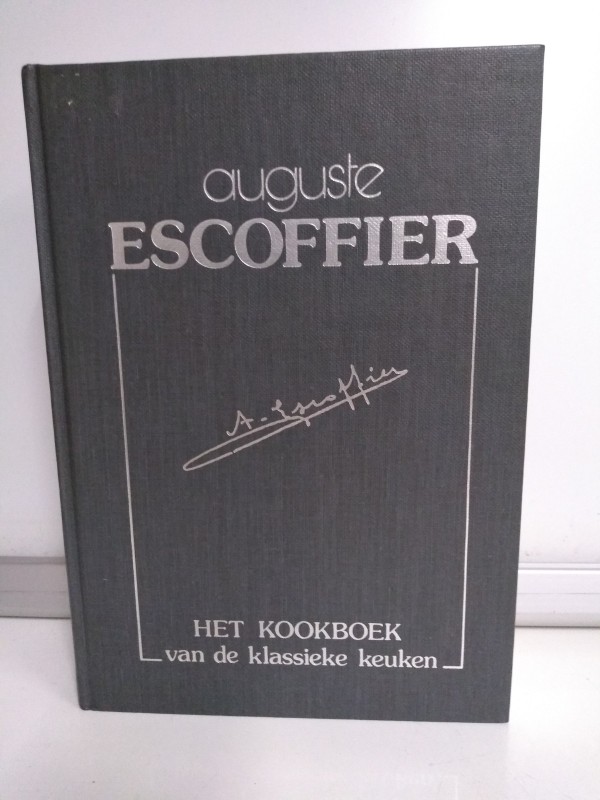 Kookboek Auguste Escoffier + 2 kookboeken