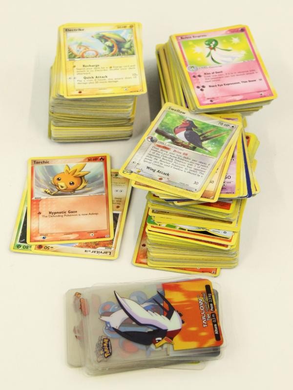 2 Pokémon doosjes met +400 kaarten.