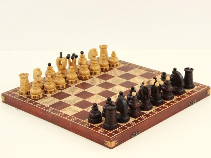 Uniek schaakbord met mooie schaakstukken - hout