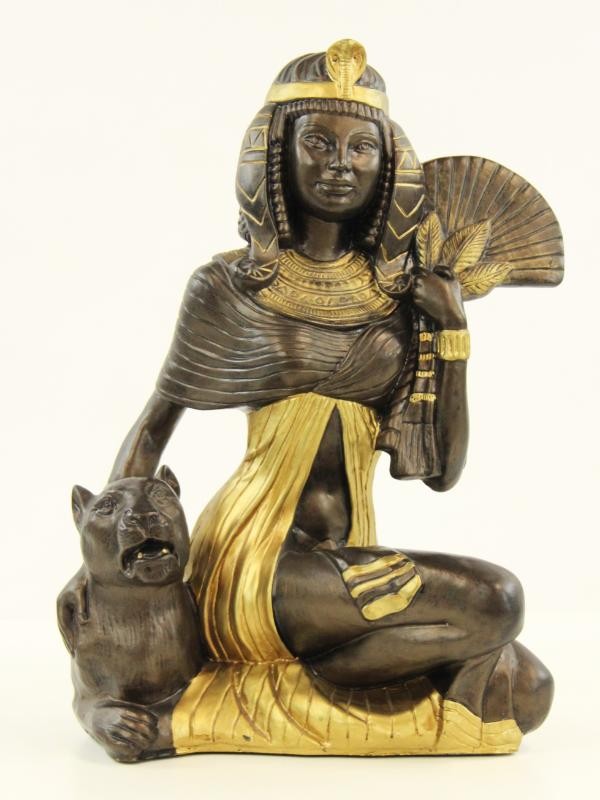 Groot polyhars beeld Cleopatra met tijger (H = 51 cm)