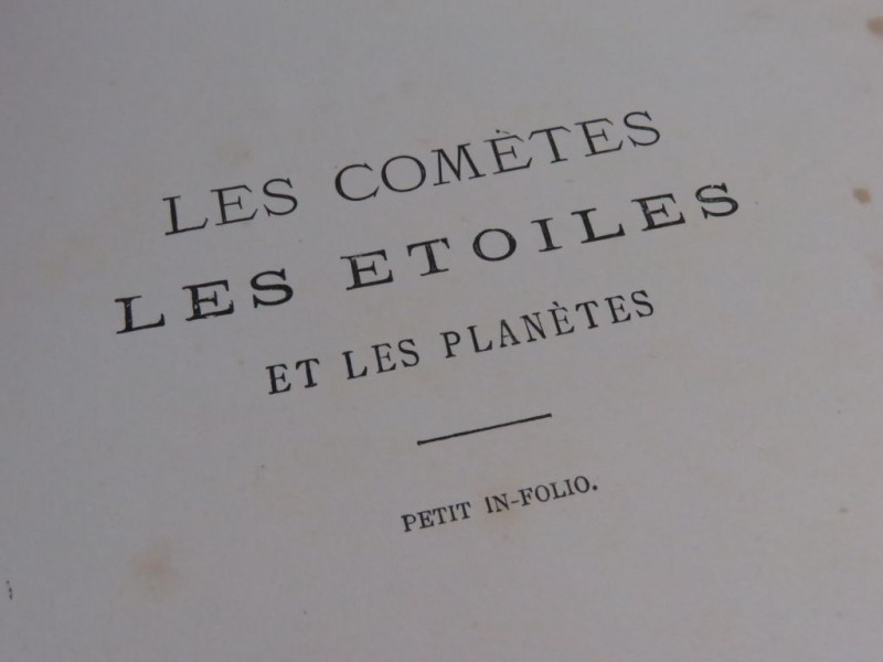 Twee Franstalige antieke hardcover boeken "La terre" en "Les comètes"