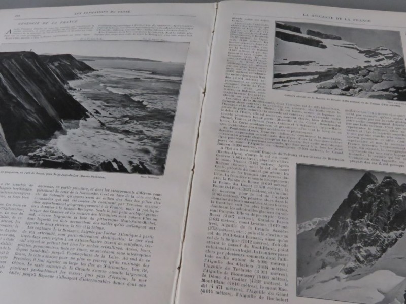 Twee Franstalige antieke hardcover boeken "La terre" en "Les comètes"