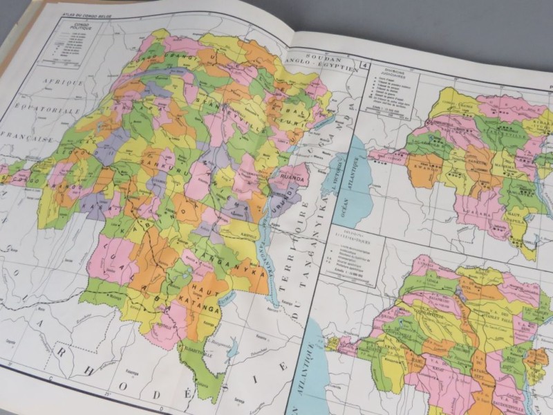 Vintage Franstalige hardcover atlas Belgisch Congo 1947.