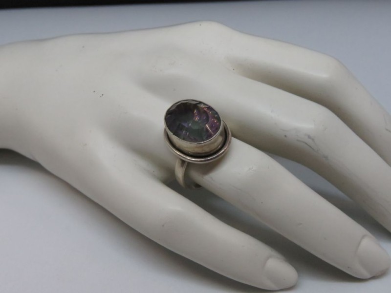 Zilveren ring met steen