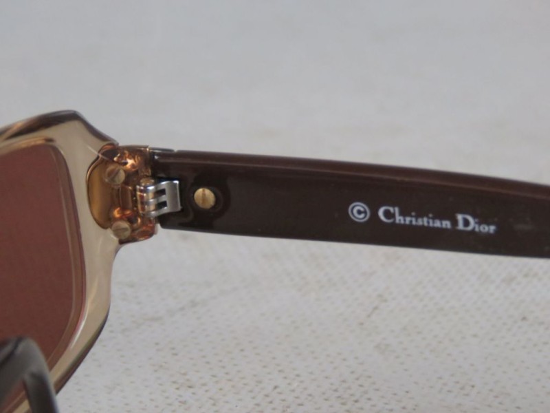 Zonnebril gemerkt 'Christian Dior'