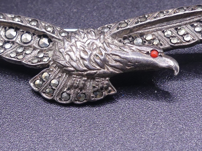 Art-deco broche adelaar met markasiet