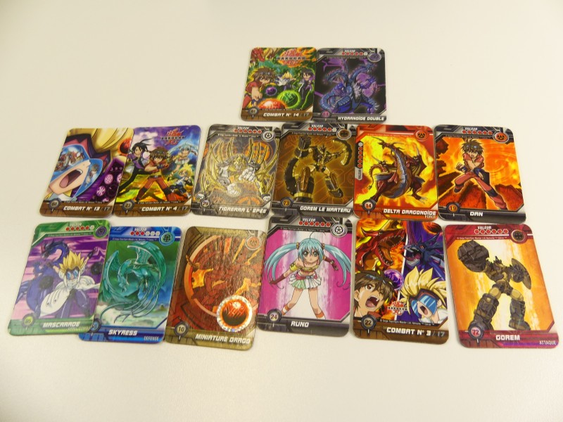 Bakugan game cards (2)