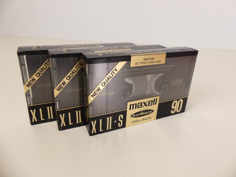Maxell X 12 met vintage box