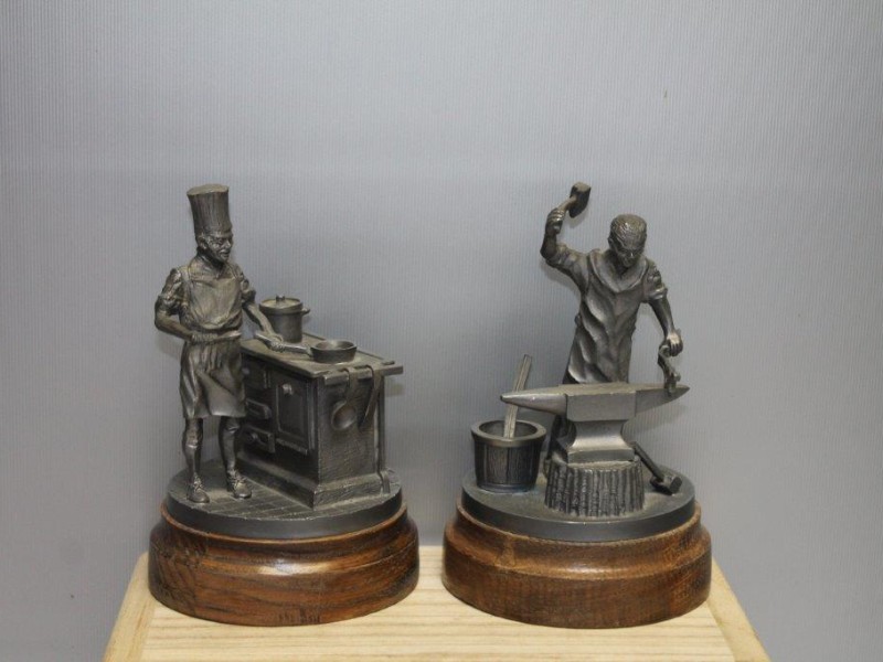 "Pewter Tin" Set van twee beeldjes (Art 788)