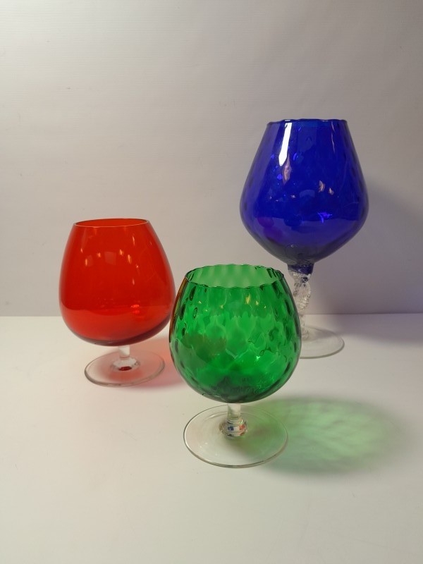 3 grote sierglazen in blauw, groen en roos (Empoli)