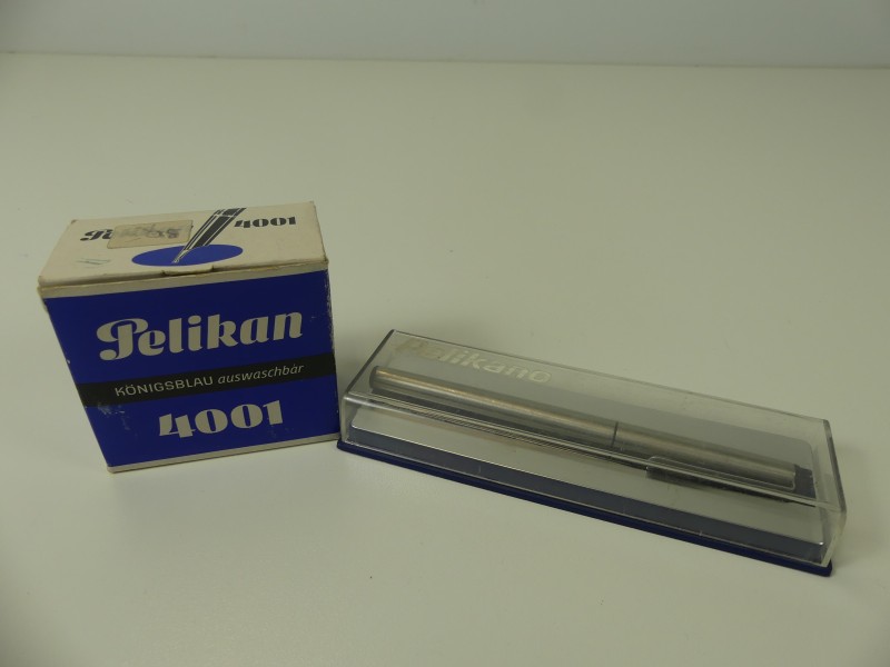 Vintage Pelikan fountain pen & Koningsblauw inktpot