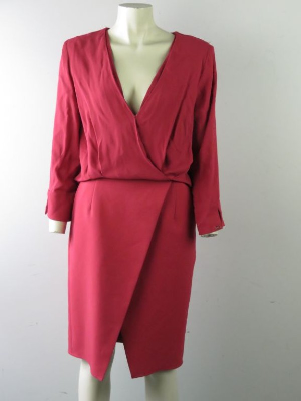 Rode jurk gemerkt "Elisabetta Franchi" maat 48