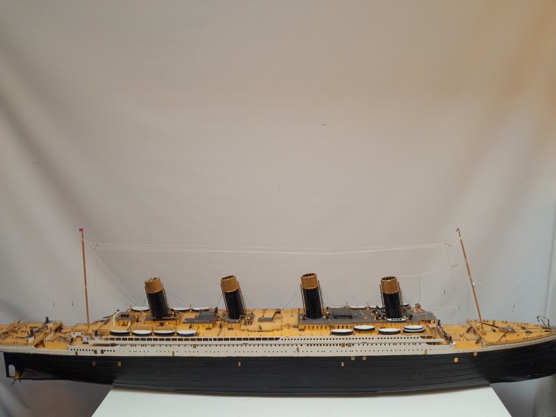 Grote modelbouw Titanic (1,85m)