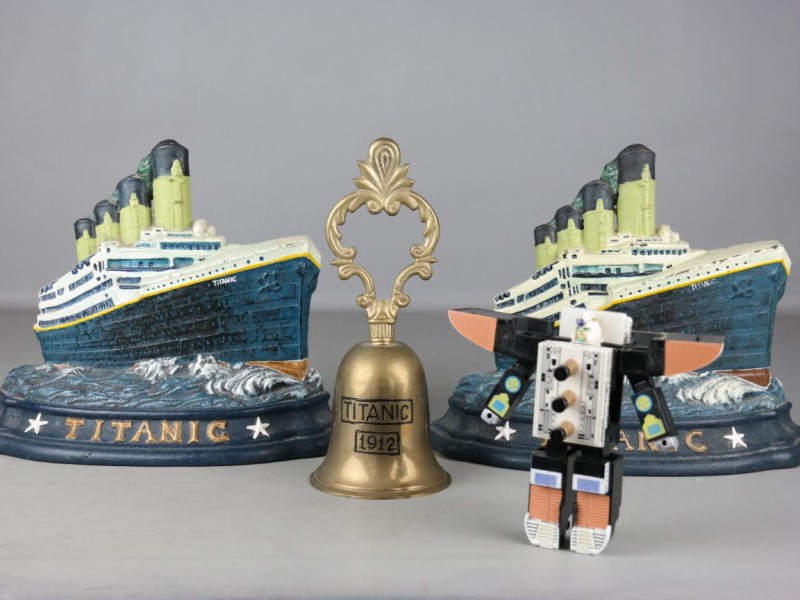 Titanic deco items