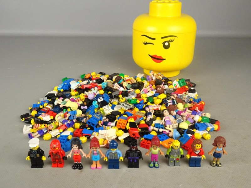 150 Lego figuren in vrouwelijk hoofd