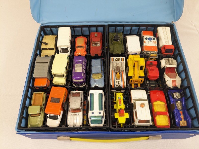 Vintage Matchbox in koffer [Meer foto's]